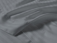 Load image into Gallery viewer, 100% Egyptian cotton 250 Thread count fitted sheets
