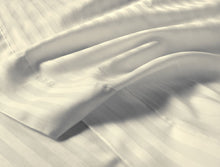 Load image into Gallery viewer, 100% Egyptian cotton 250 Thread count fitted sheets
