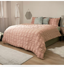 Load image into Gallery viewer, Pink Square Seersucker
